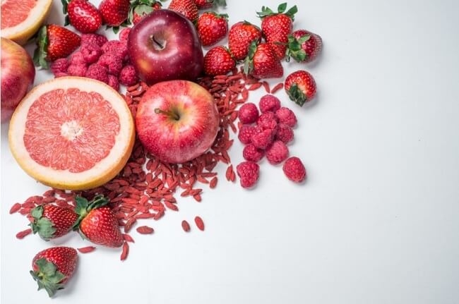 Tác dụng của trái cây màu đỏ đối với người bệnh gout