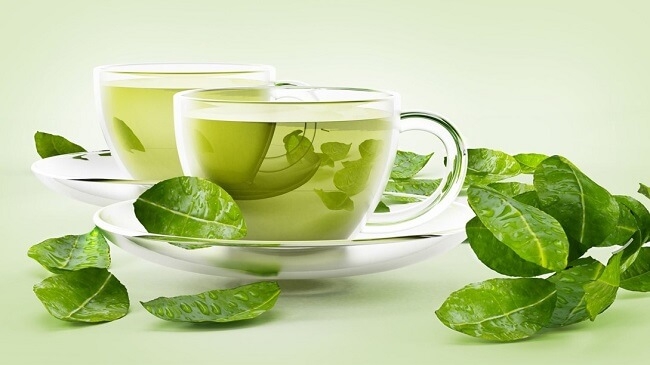 Không nên sử dụng thổ phục linh cùng với nước trà xanh