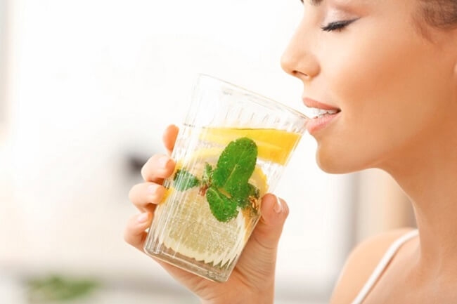 Người uống nước chanh liên tục trong 6 tuần có chỉ số axit uric giảm
